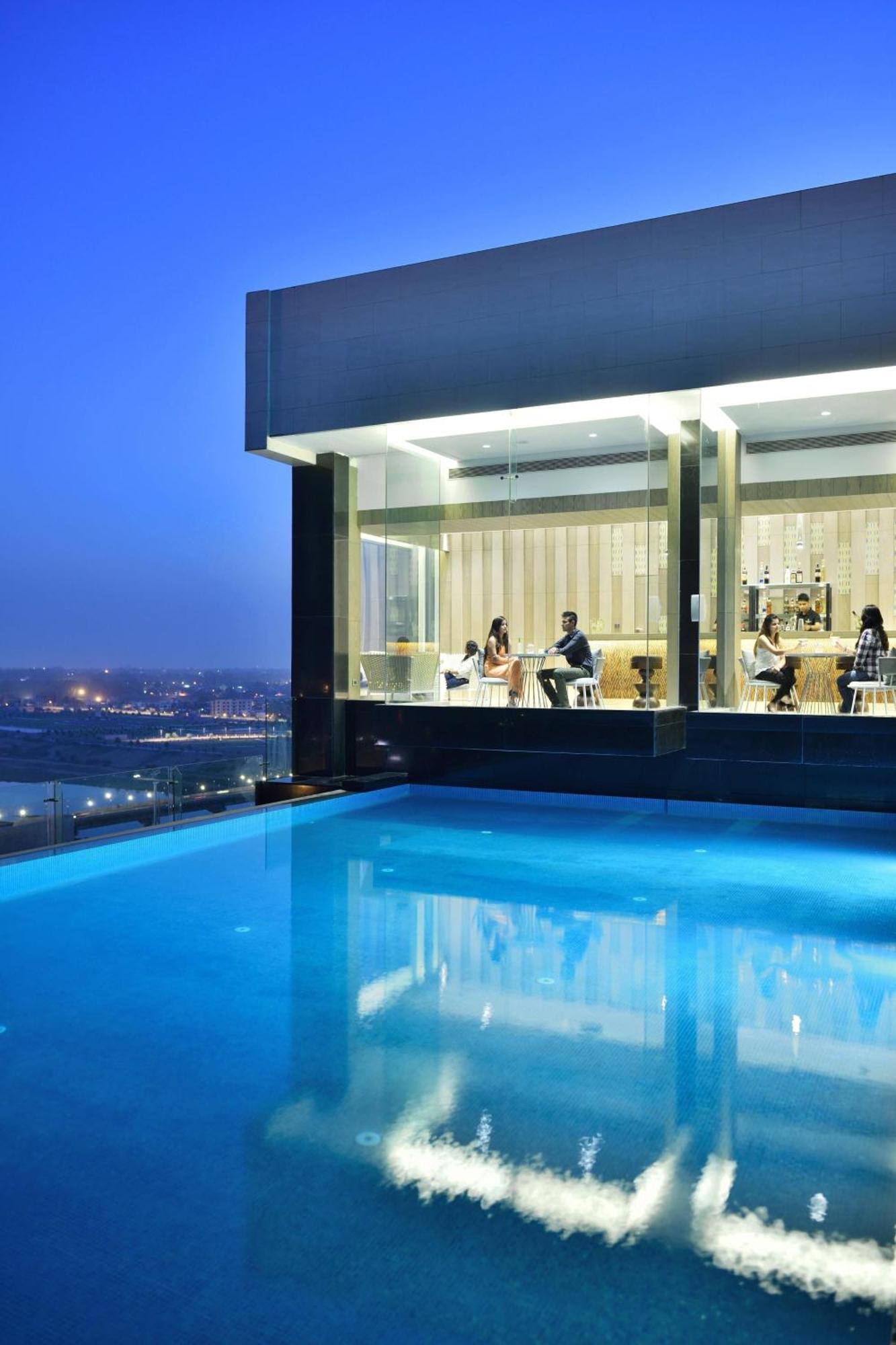 Renaissance Lucknow Hotel, Gomti Nagar Exterior foto