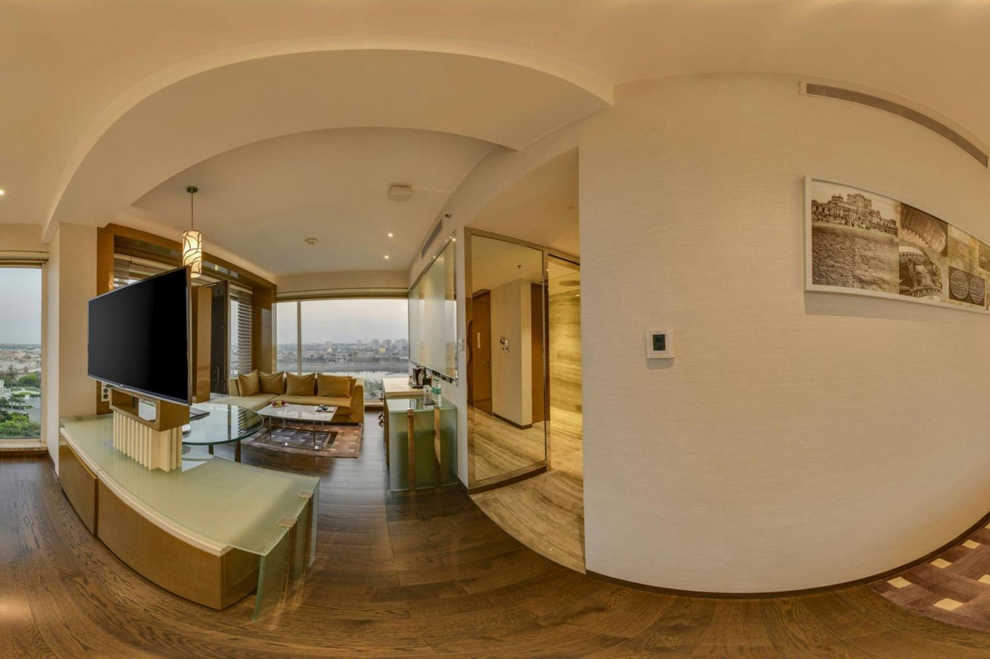 Renaissance Lucknow Hotel, Gomti Nagar Exterior foto